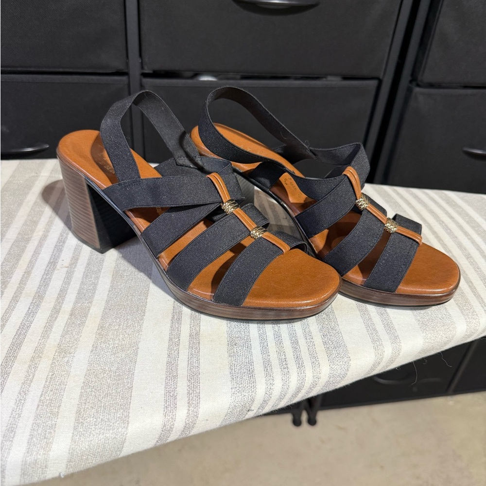 Italian Shoemakers Black Strappy Sandals